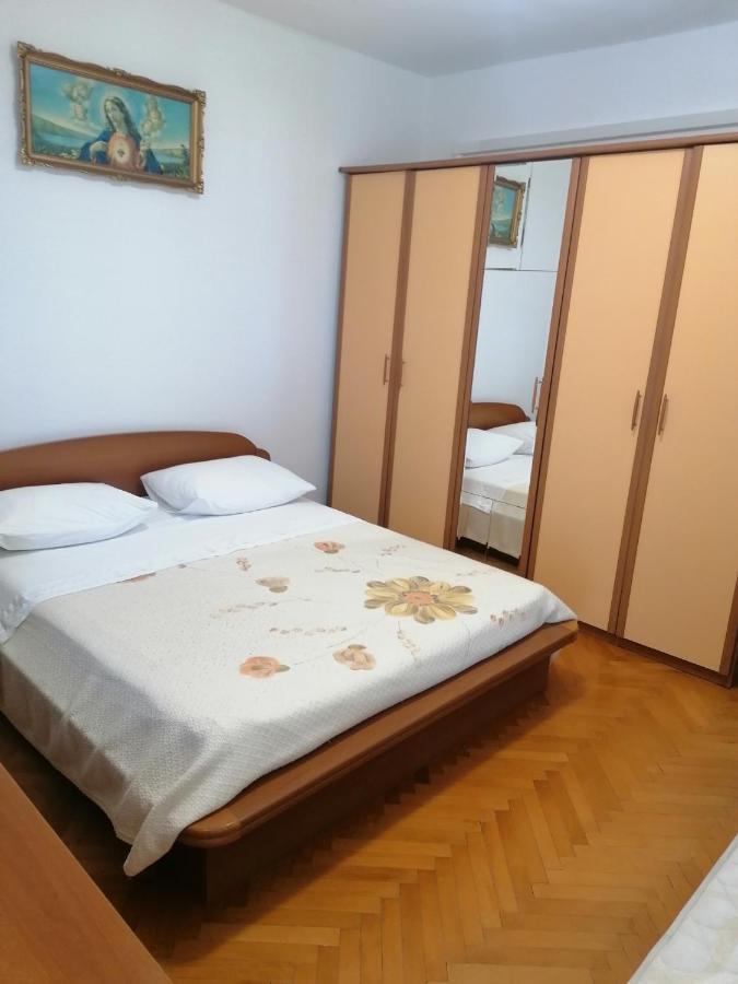 Apartments And Rooms Tomas Podstrana Buitenkant foto